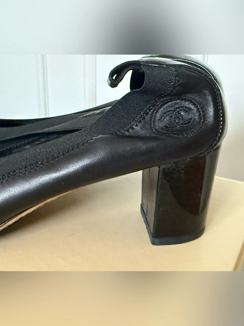 Authentic Vintage CHANEL Black Leather Block Heel Pumps with Cap-Toe Sz 40/9